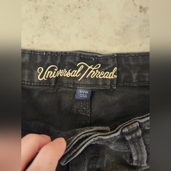 Womens Universal Thread Black Cut Off Jeans Distressed Size 8/29 Skinny #F171 - Picture 2 of 6
